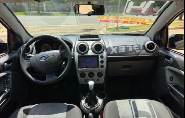 Ford Fiesta 1.6 Rocam Hatch 8v - Foto #7