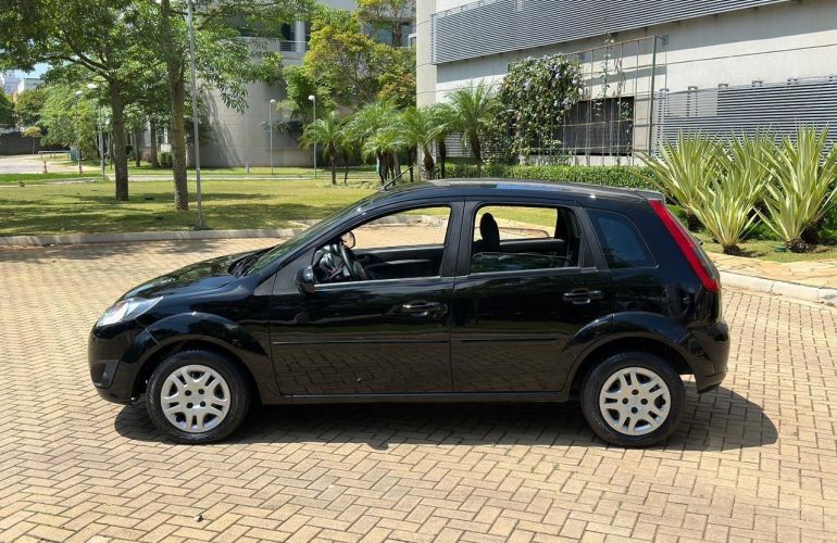 Ford Fiesta 1.6 Rocam Hatch 8v - Foto #10