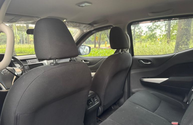 Nissan Frontier 2.3 16V Turbo Diesel Attack CD 4x4 Automático - Foto #9