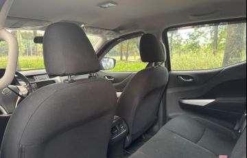 Nissan Frontier 2.3 16V Turbo Diesel Attack CD 4x4 Automático - Foto #9