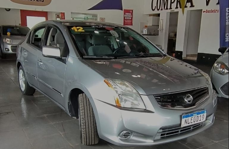 Nissan Sentra 2.0 16V - Foto #2