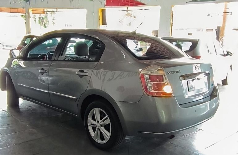 Nissan Sentra 2.0 16V - Foto #4