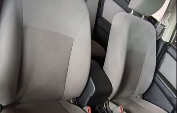 Nissan Sentra 2.0 16V - Foto #10