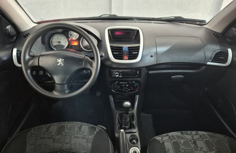 Peugeot 207 Hatch XR 1.4 8V (flex) 4p - Foto #6