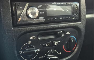 Peugeot 207 Hatch XR 1.4 8V (flex) 4p - Foto #7