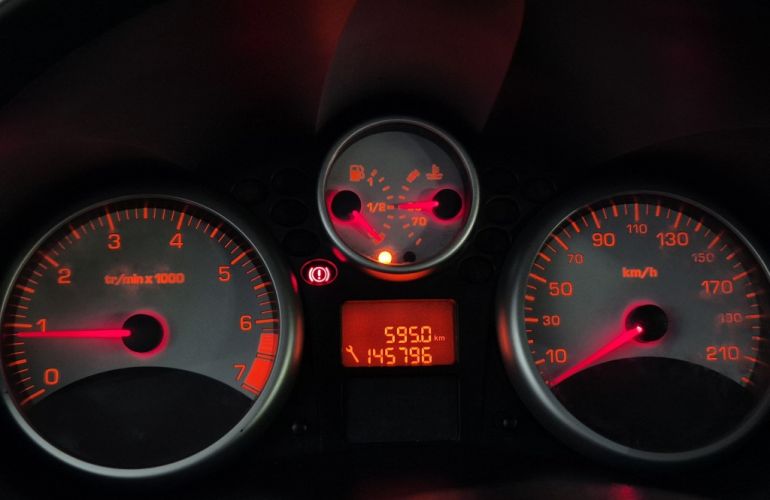 Peugeot 207 Hatch XR 1.4 8V (flex) 4p - Foto #8