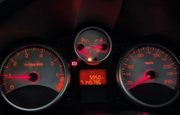 Peugeot 207 Hatch XR 1.4 8V (flex) 4p - Foto #8