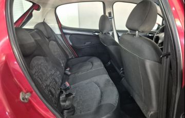 Peugeot 207 Hatch XR 1.4 8V (flex) 4p - Foto #10