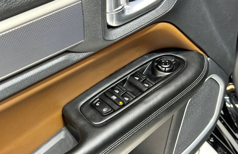 RAM Rampage 2.0 Turbo Laramie 4x4 - Foto #8