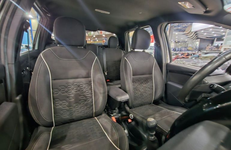 Renault Duster Oroch 2.0 16V Dynamique - Foto #8