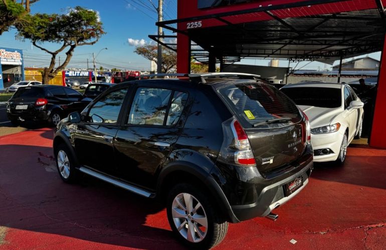 Renault Sandero 1.6 Stepway 16v - Foto #3