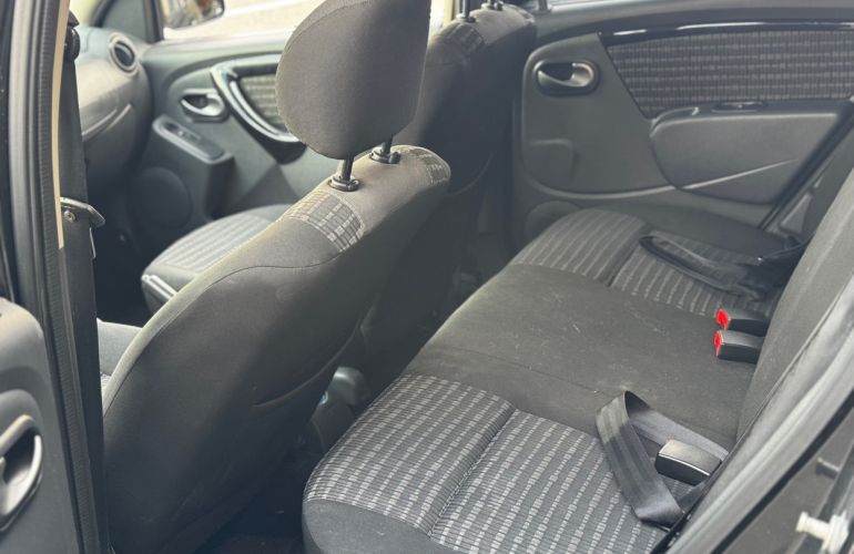 Renault Sandero 1.6 Privilege 16v - Foto #5