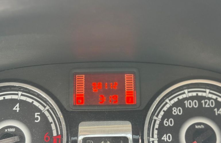 Renault Sandero 1.6 Privilege 16v - Foto #10