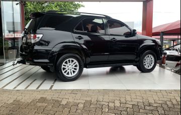 Toyota Hilux SW4 3.0 TDI 4x4 SRV 7L - Foto #4