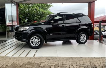 Toyota Hilux SW4 3.0 TDI 4x4 SRV 7L