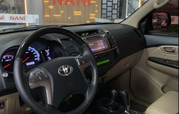 Toyota Hilux SW4 3.0 TDI 4x4 SRV 7L - Foto #3