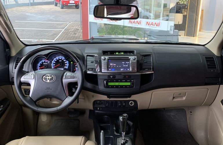 Toyota Hilux SW4 3.0 TDI 4x4 SRV 7L - Foto #5
