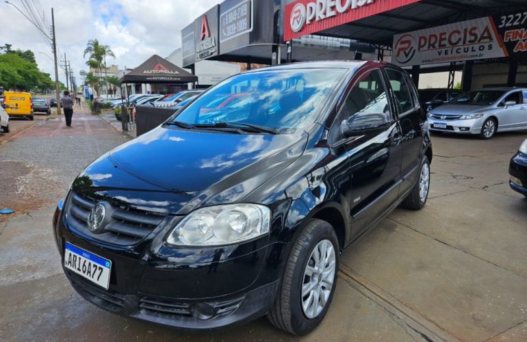 Volkswagen Fox 1.0 8V (Flex) 4p - Foto #3