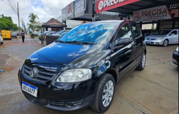 Volkswagen Fox 1.0 8V (Flex) 4p - Foto #3
