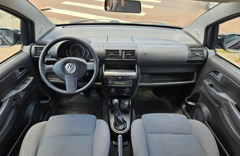 Volkswagen Fox 1.0 8V (Flex) 4p - Foto #5
