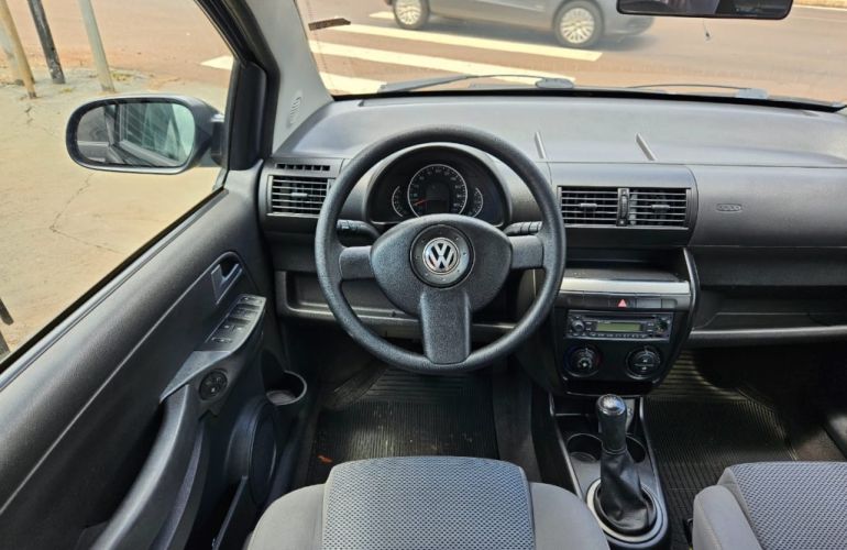 Volkswagen Fox 1.0 8V (Flex) 4p - Foto #9