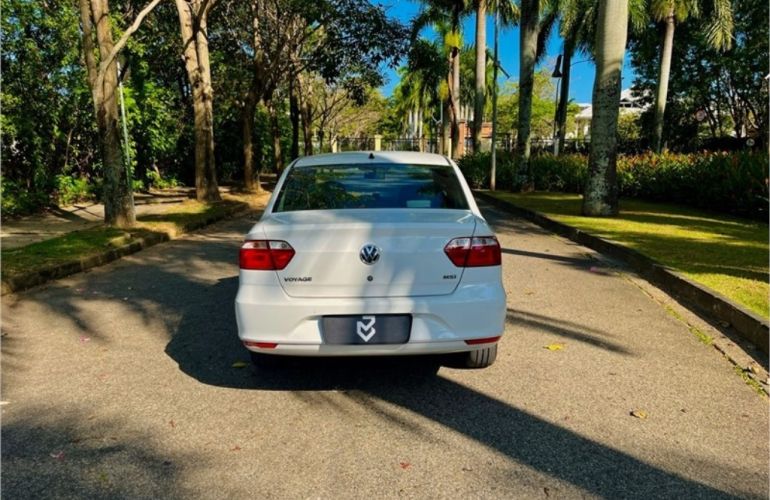 Volkswagen Voyage 1.0 12v MPi Totalflex 4p Manual - Foto #5