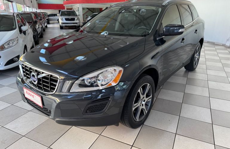 Volvo XC60 2.0 T5 R-Design PowerShift - Foto #8