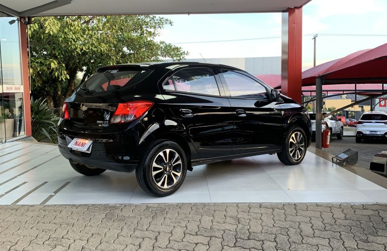 Chevrolet Onix 1.4 LTZ SPE/4 - Foto #4