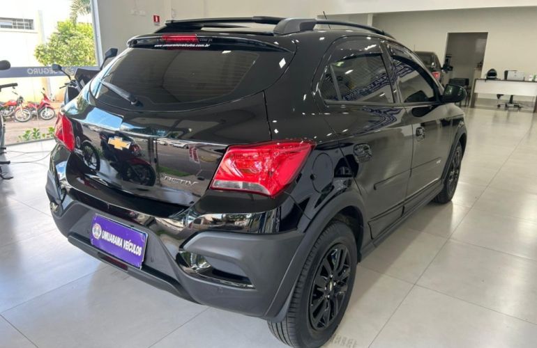 Chevrolet Onix 1.4 Activ SPE/4 (Aut) - Foto #6