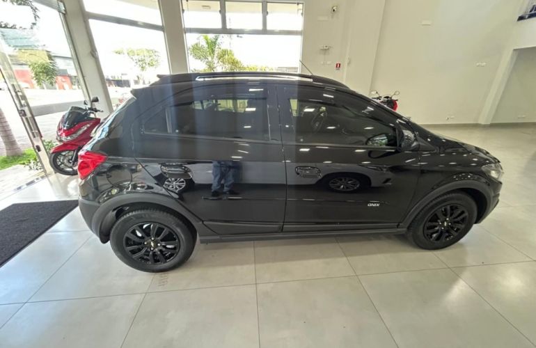 Chevrolet Onix 1.4 Activ SPE/4 (Aut) - Foto #7