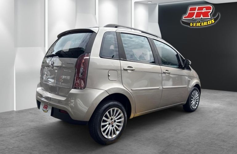 Fiat Idea 1.4 MPi Attractive 8v - Foto #3