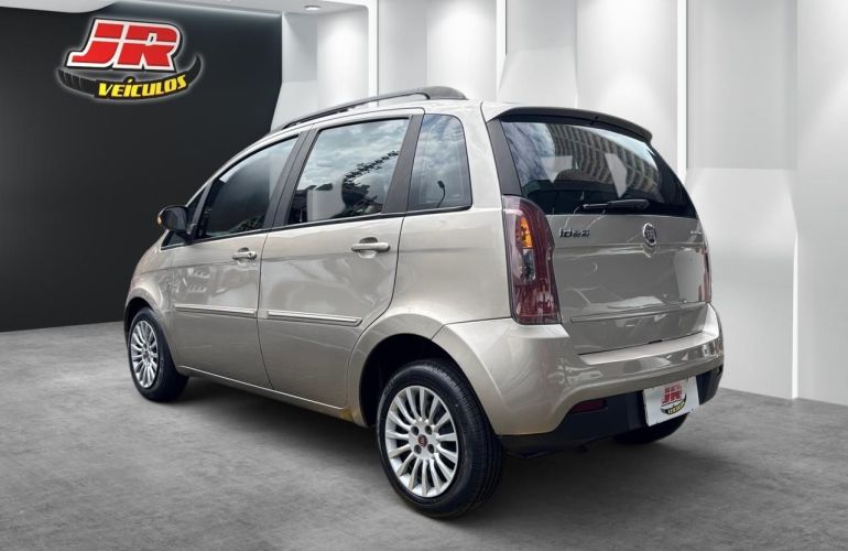 Fiat Idea 1.4 MPi Attractive 8v - Foto #4