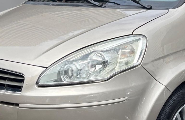 Fiat Idea 1.4 MPi Attractive 8v - Foto #5