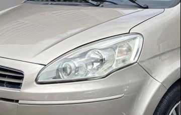 Fiat Idea 1.4 MPi Attractive 8v - Foto #5