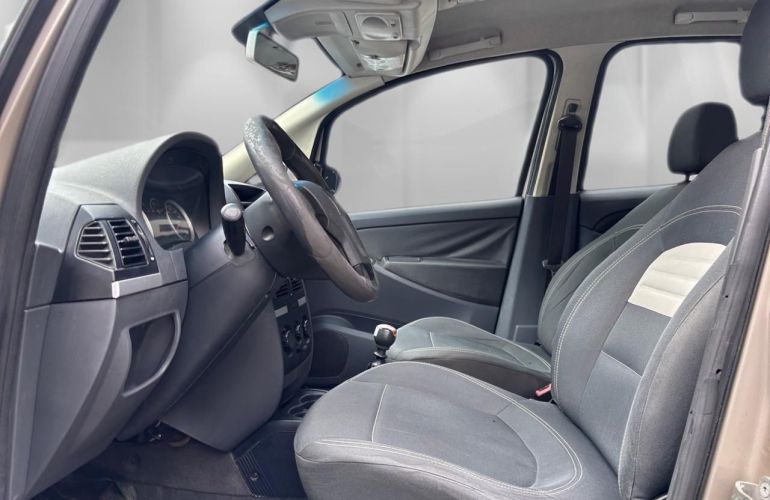 Fiat Idea 1.4 MPi Attractive 8v - Foto #7