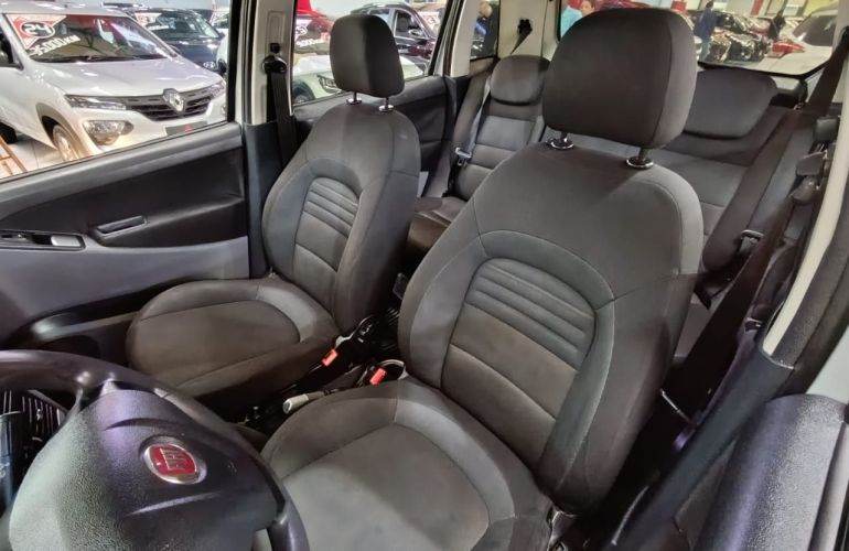 Fiat Idea 1.6 MPi Essence 16v - Foto #8