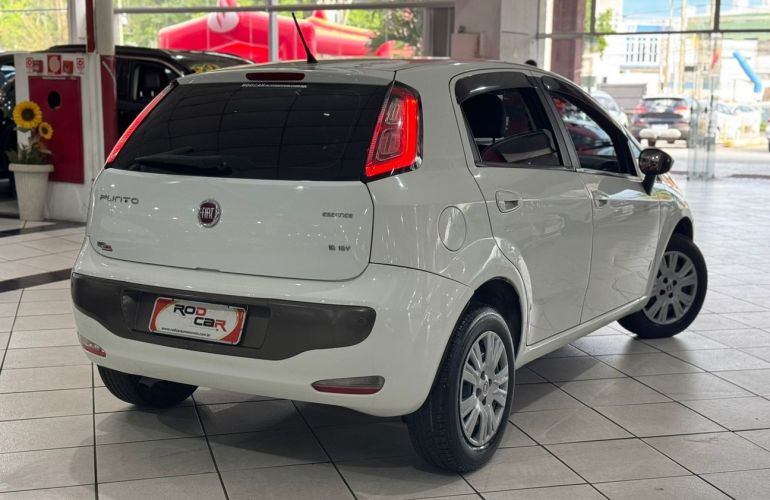 Fiat Punto 1.6 Essence 16v - Foto #6