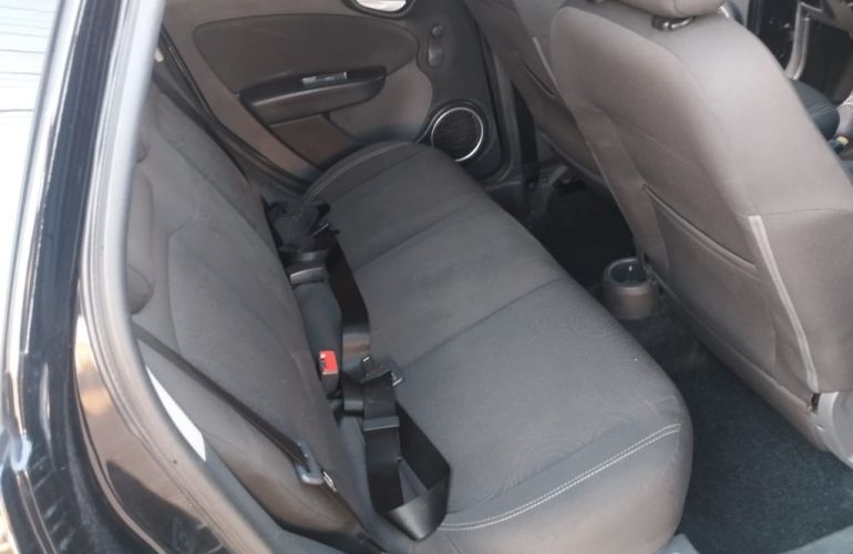 Fiat Siena Attractive 1.4 8V (Flex) - Foto #3