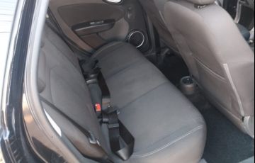 Fiat Siena Attractive 1.4 8V (Flex) - Foto #3