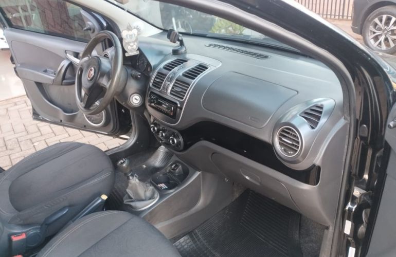 Fiat Siena Attractive 1.4 8V (Flex) - Foto #6