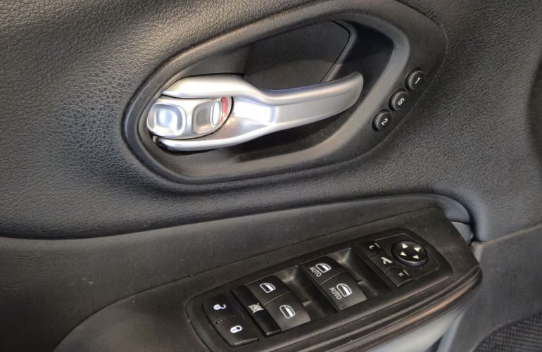 Jeep Cherokee 3.2 Trailhawk 4x4 V6 24v - Foto #10