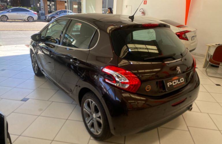 Peugeot 208 1.6 Griffe 16v - Foto #4