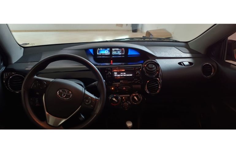 Toyota Etios XS 1.5 (Flex) (Aut) - Foto #8