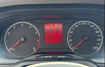 Volkswagen Polo 1.0 Mi 16v - Foto #9