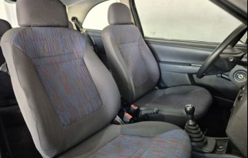 Chevrolet Celta 1.0 - Foto #6