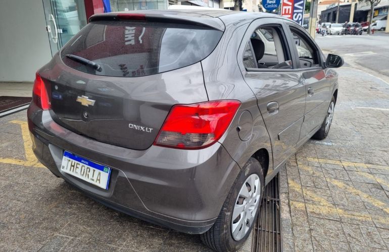 Chevrolet Onix 1.4 MPFi LT 8v - Foto #5