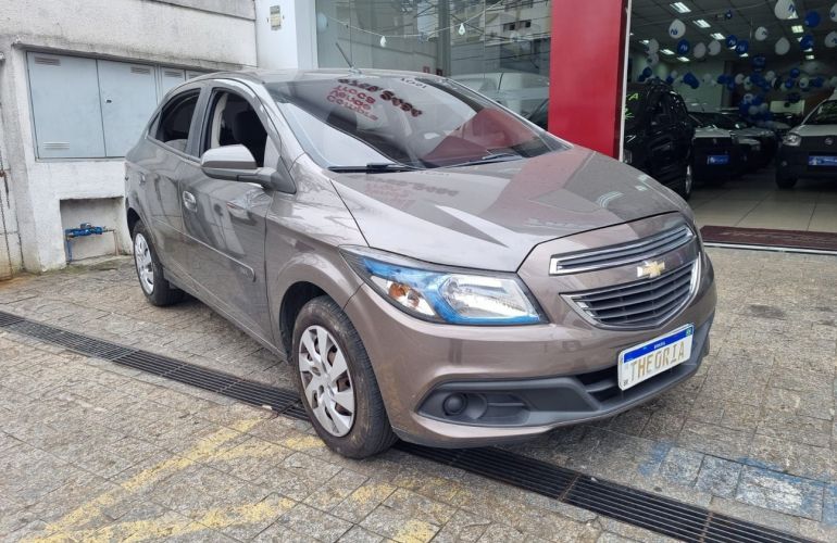 Chevrolet Onix 1.4 MPFi LT 8v - Foto #8