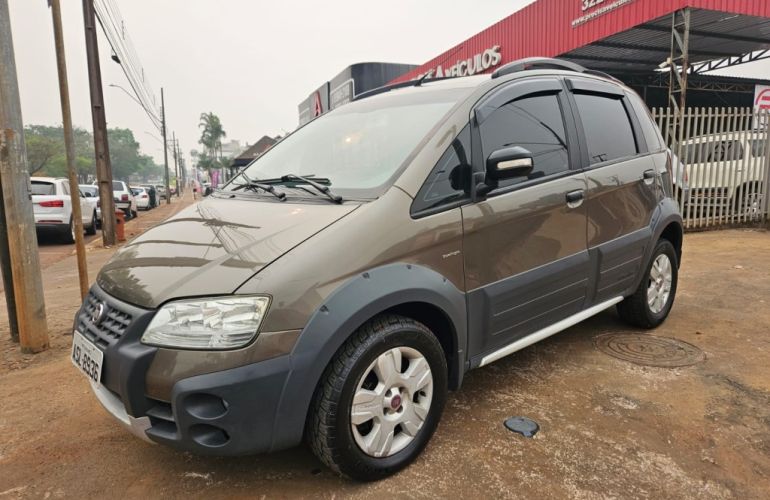 Fiat Idea Adventure 1.8 16V Dualogic (Flex) - Foto #1