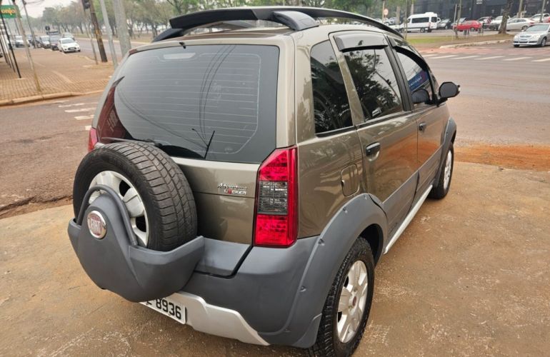 Fiat Idea Adventure 1.8 16V Dualogic (Flex) - Foto #4