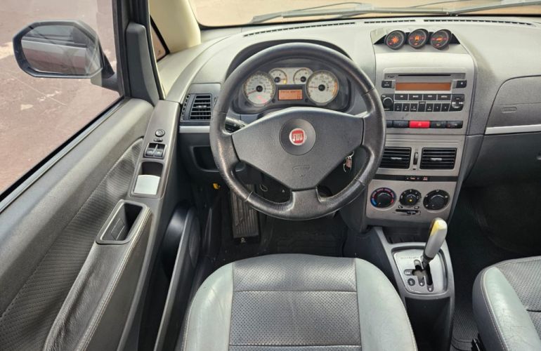 Fiat Idea Adventure 1.8 16V Dualogic (Flex) - Foto #8